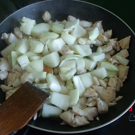 Krok 1 - KURCZAK Z WARZYWAMI I GRZYBEM MUN foto