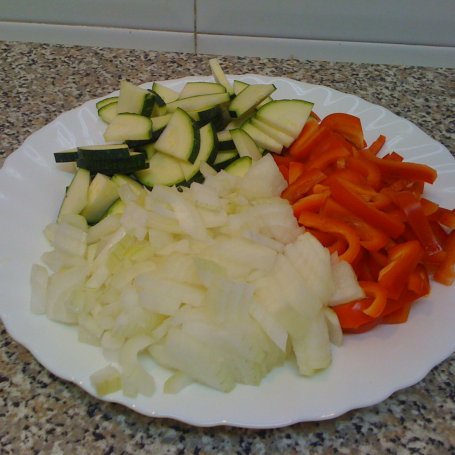 Krok 1 - Kurczak z warzywami i miodem foto