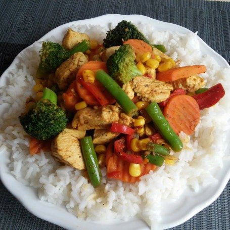 Krok 4 - Kurczak z warzywami na ryżu  foto