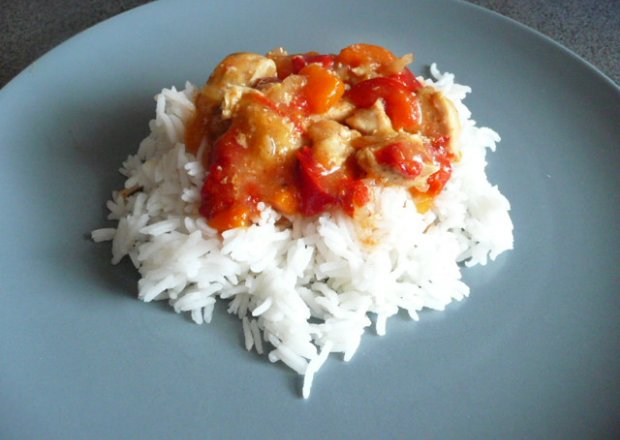 Fotografia przedstawiająca Kurczak z warzywami na ryżu wg Elfi