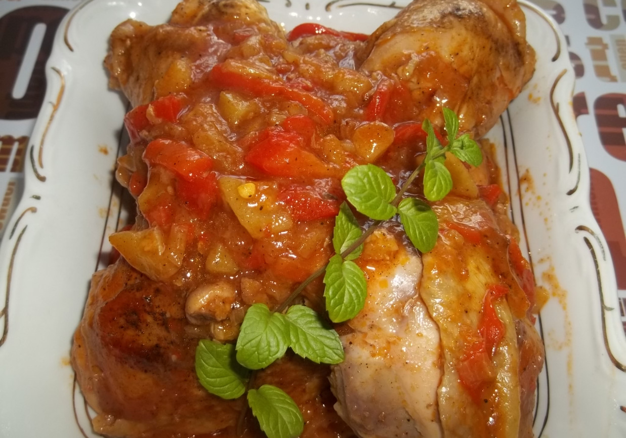 Kurczak z warzywami w sosie foto