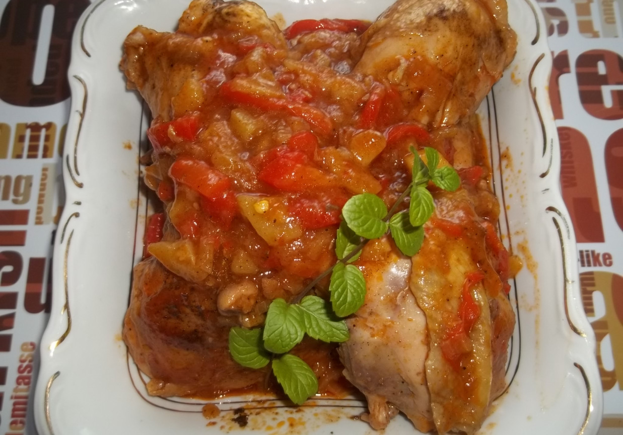 Kurczak z warzywami w sosie foto