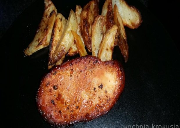 Fotografia przedstawiająca Kurczak z ziemniakami w marynacie miodowo czosnkowej