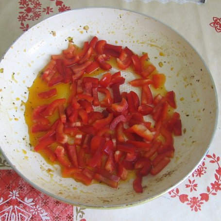 Krok 4 - Kuskus curry z kurczakiem i duszonymi warzywami foto