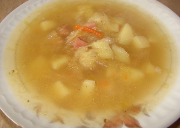 Fotografia przedstawiająca Kwaśna zupa na żeberkach