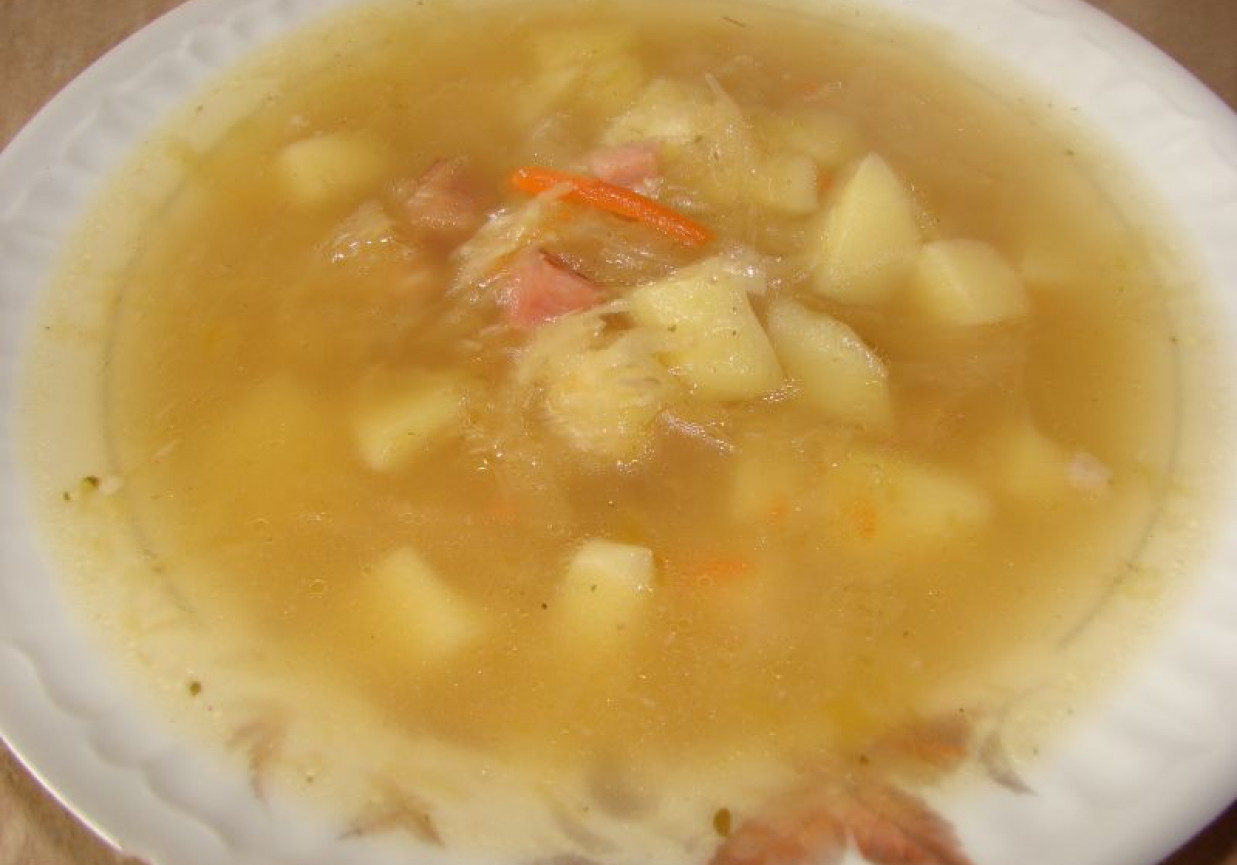 Kwaśna zupa na żeberkach foto