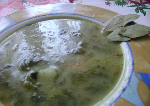 Fotografia przedstawiająca kwaśna zupa ze szczawiem
