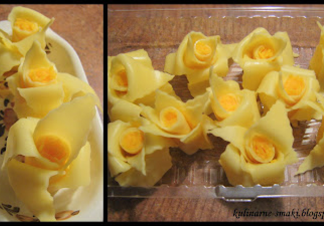 Kwiatki z żółtego sera foto