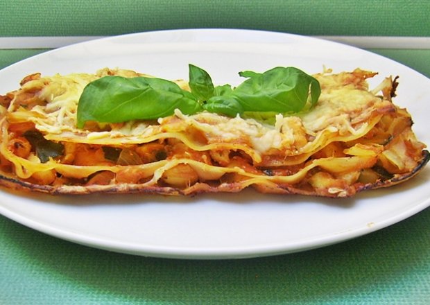 Fotografia przedstawiająca Lasagne cukinowo - drobiowa