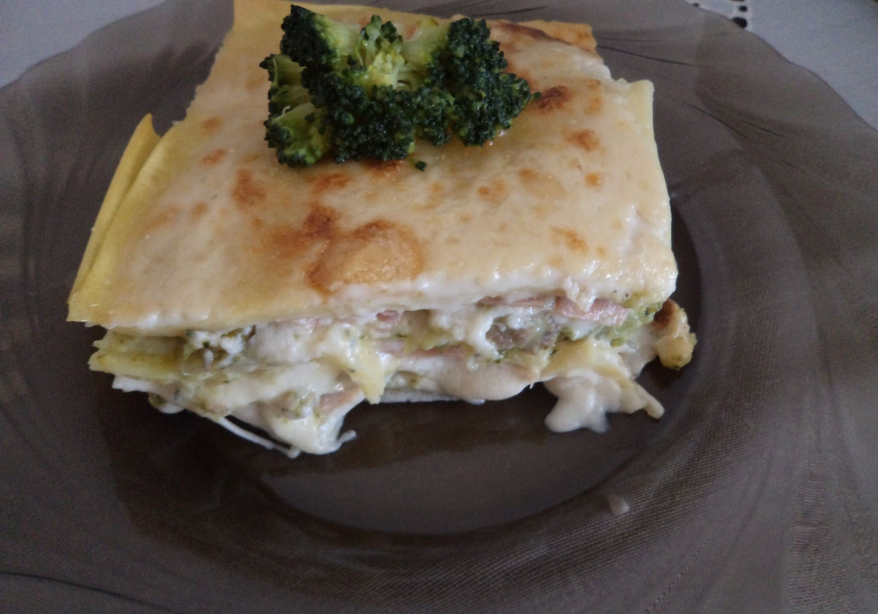 Lasagne z brokułami i gorgonzolą foto