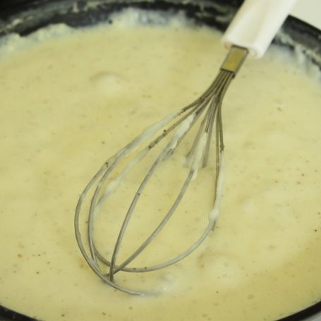 Krok 3 - Lasagne z cukinią i kurczakiem zapiekana w dwóch sosach foto