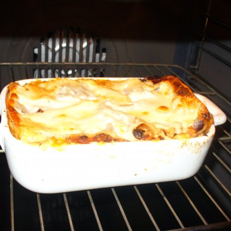Krok 13 - Lasagne z grzybami w sosie pomidorowym foto