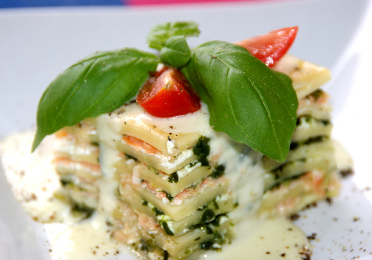 Lasagne z łososiem,szpinakiem i serem ricotta. foto