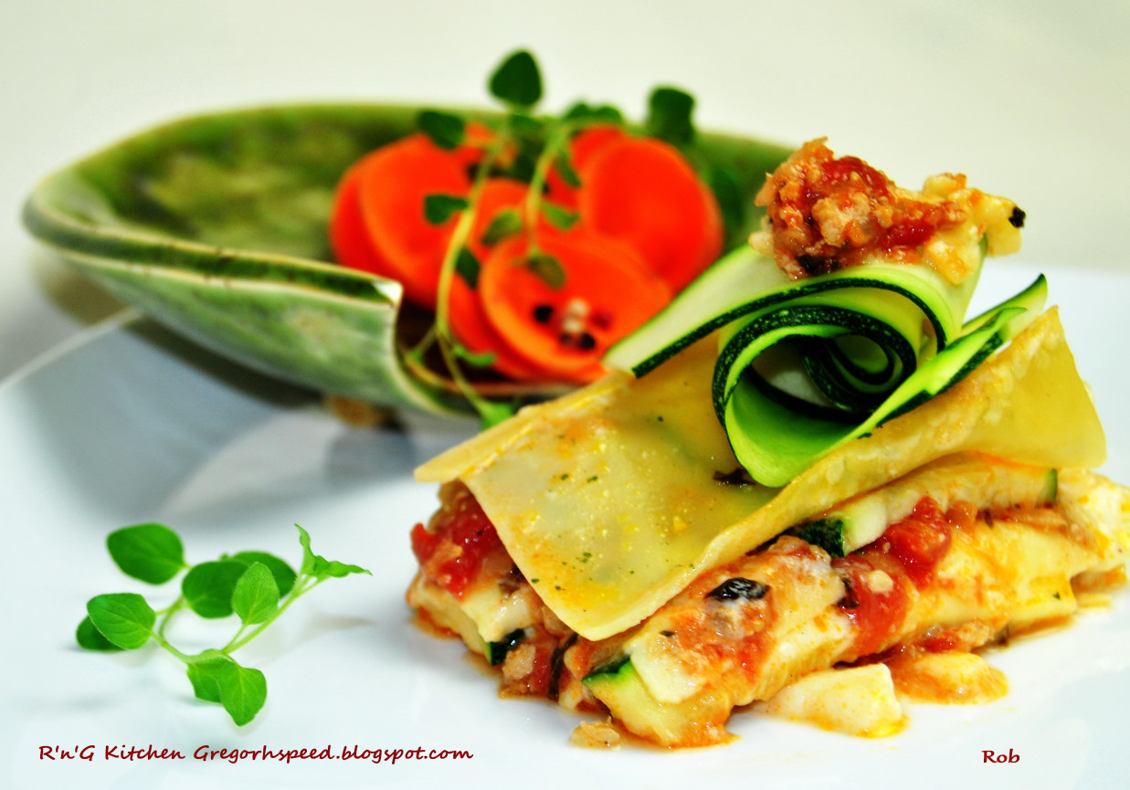 Lasagne z mielonym mięsem drobiowym  foto
