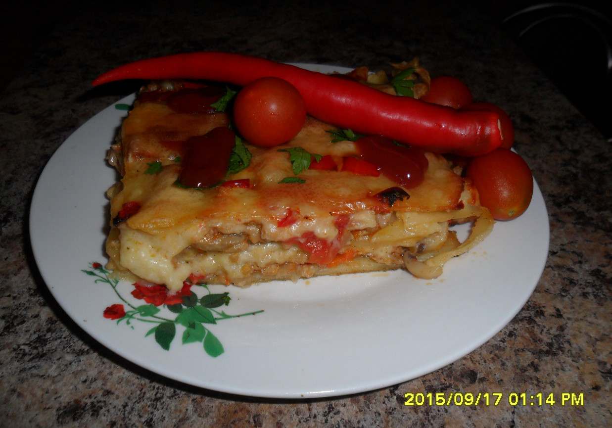 Lasagne z sosem beszamelowym  foto