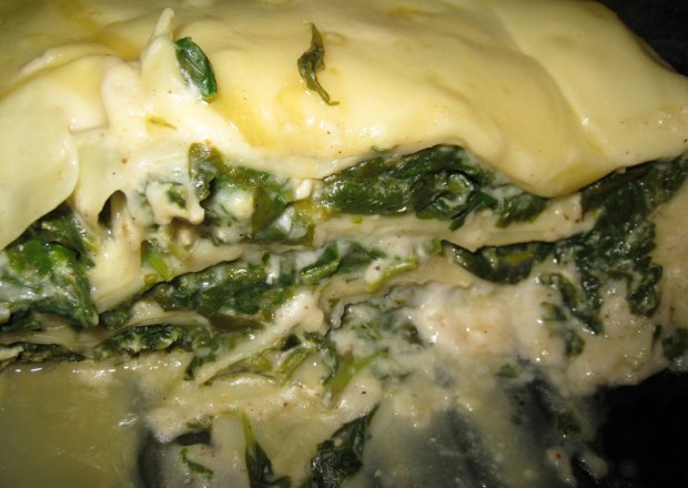 Fotografia przedstawiająca Lasagne ze szpinakiem i beszamelem
