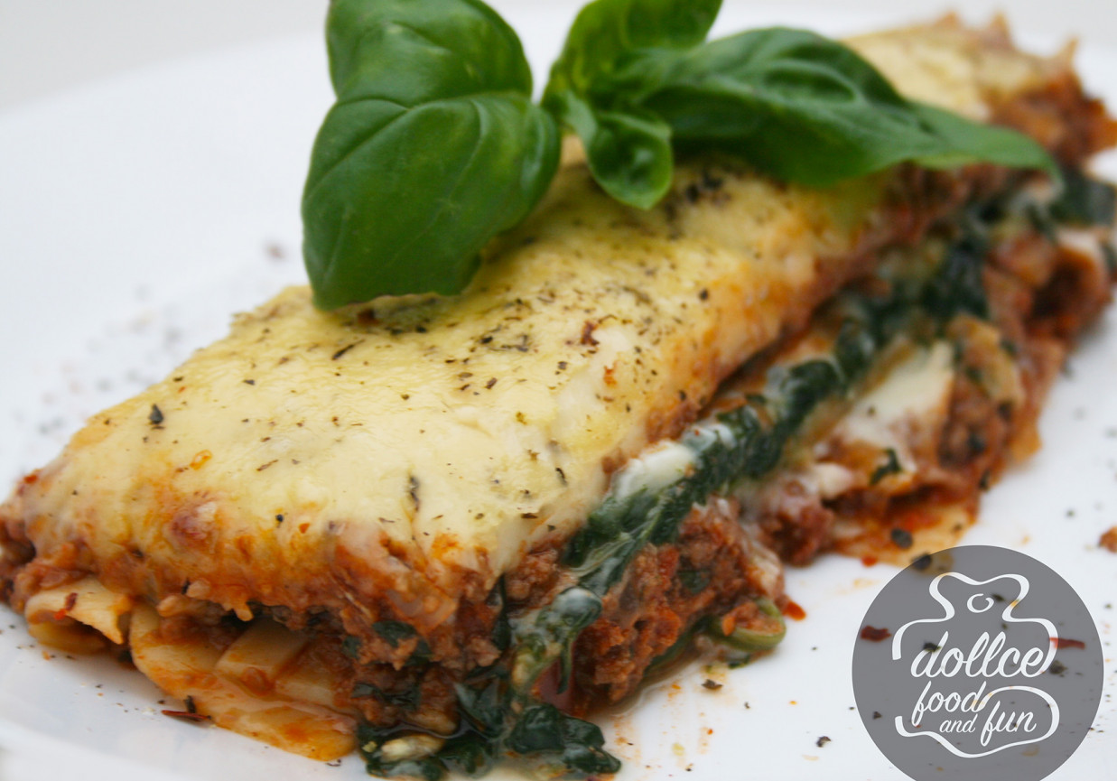 Lasagne ze szpinakiem i mięsem mielonym foto