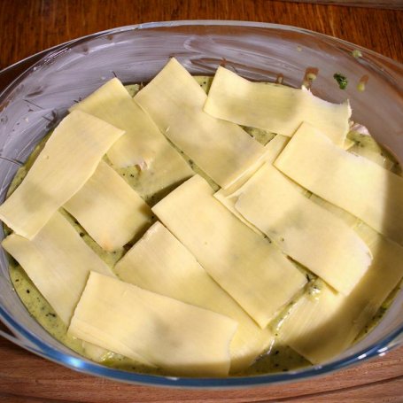 Krok 17 - Lasagne ze szpinakiem i piersią z kurczaka foto