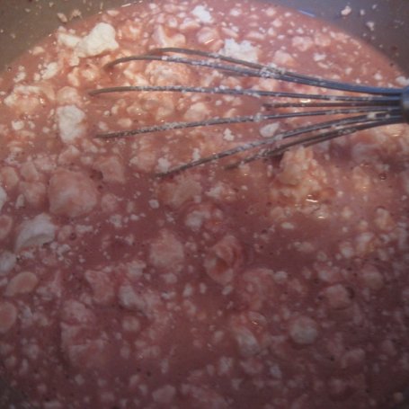 Krok 3 - Lato w środku zimy, czyli ciasto kokosowo-truskawkowe foto