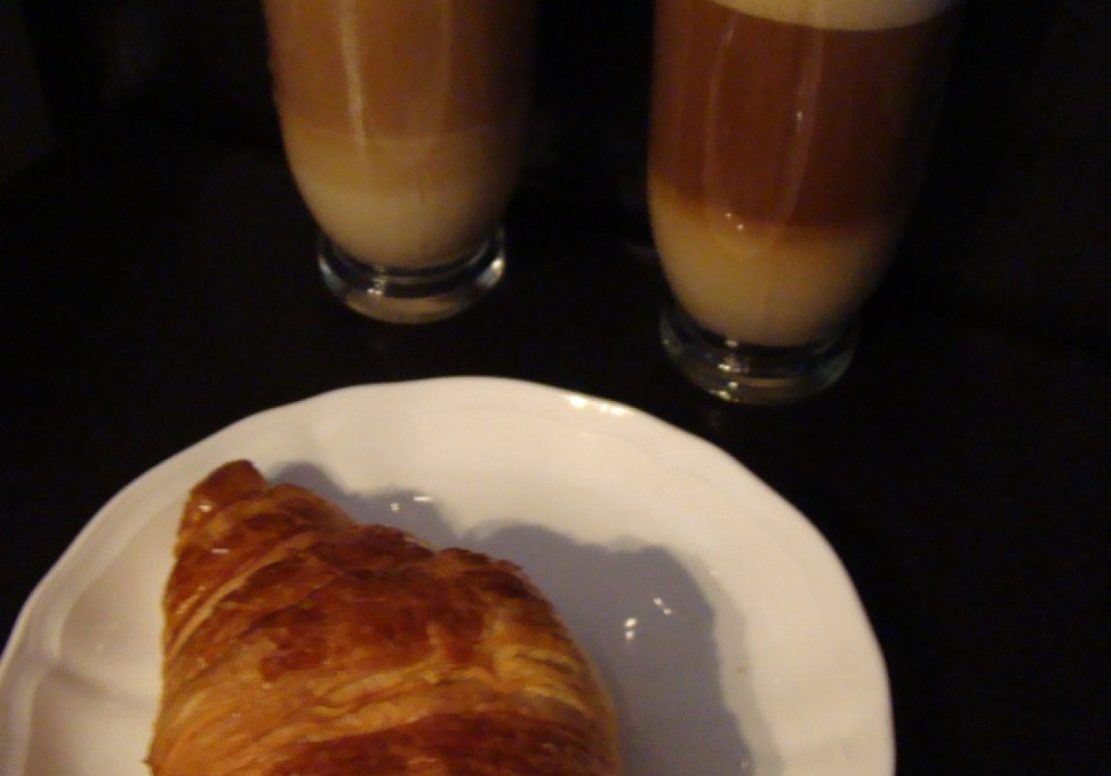 Latte cafe z likierem kawowym foto