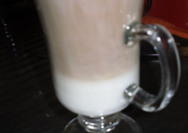 Fotografia przedstawiająca latte macchiato