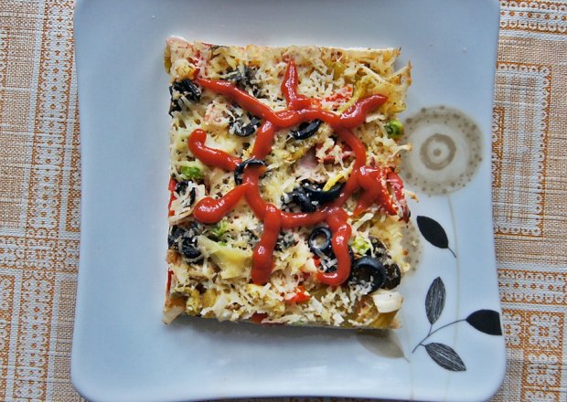 Fotografia przedstawiająca Łatwa pizza bez drożdży