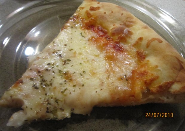 Fotografia przedstawiająca Łatwa Pizza