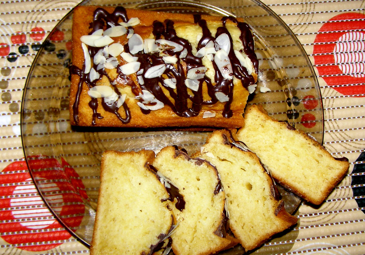 łatwe,smaczne migdałowe ciasto na oleju...  foto