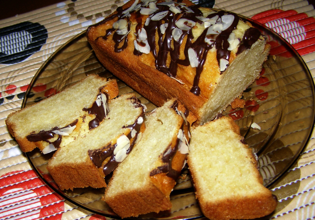 łatwe,smaczne migdałowe ciasto na oleju...  foto