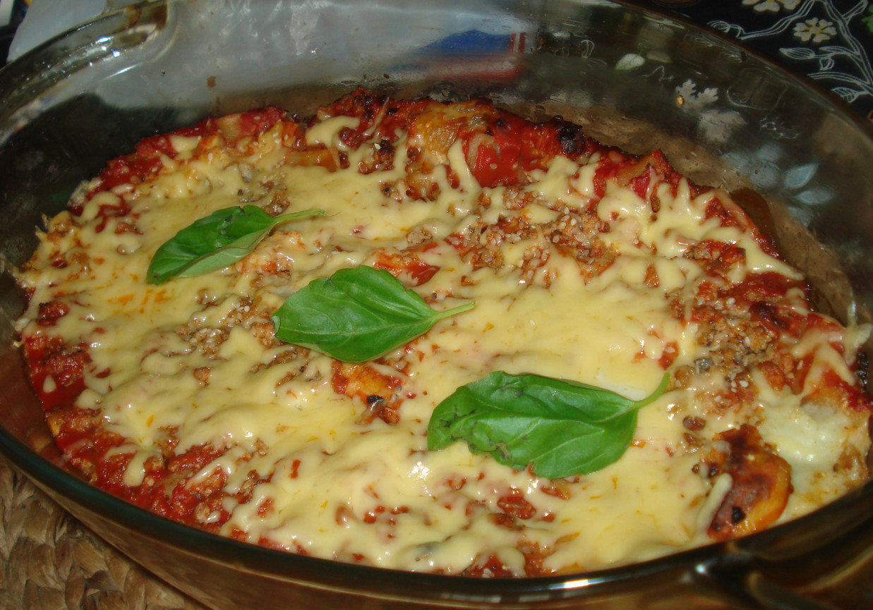 Lazania z dodatkiem suszonych pomidorów, sezamu i mini Mozzarelli :) foto