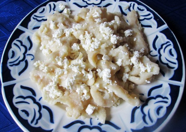 Fotografia przedstawiająca Łazanki domowe z serem