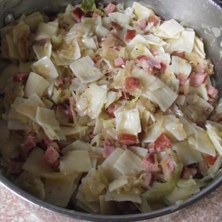 Krok 6 - Łazanki z mieszaną kapustą i kiełbasą foto
