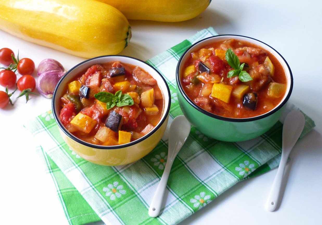 Leczo z bakłażanem i papryką foto