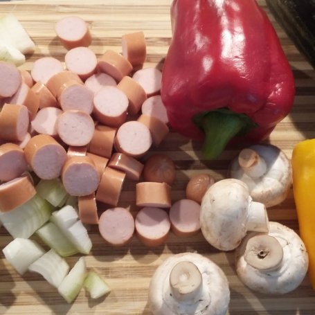 Krok 1 - Leczo z pieczarkami i parówkami foto