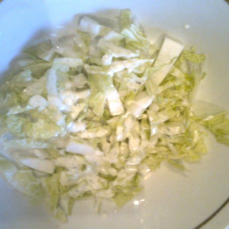 Krok 2 - lekka sałatka warzywna z mozzarellą foto