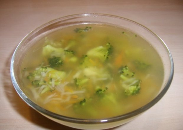 Fotografia przedstawiająca Lekka zupa brokułowa - dieta Dukana