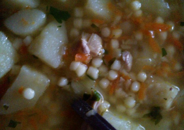 Fotografia przedstawiająca Lekka zupa jarzynowa z zacierką