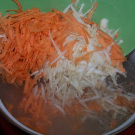 Krok 4 - Lekka zupa na upalne dni, czyli ryżowa z kapustą :) foto