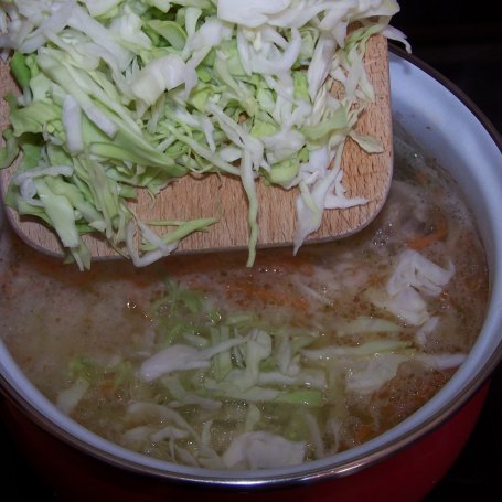 Krok 5 - Lekka zupa na upalne dni, czyli ryżowa z kapustą :) foto