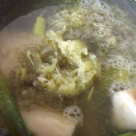 Krok 2 - Lekka zupa ogórkowo ryżowa foto