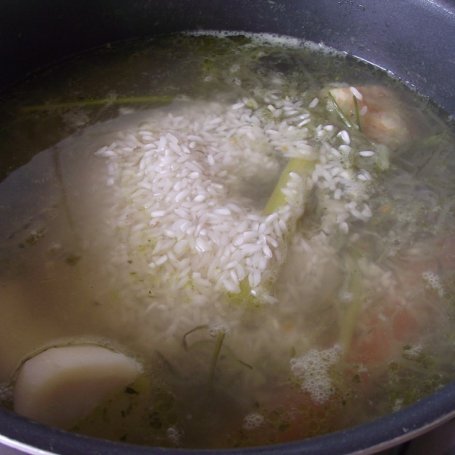Krok 3 - Lekka zupa ogórkowo ryżowa foto