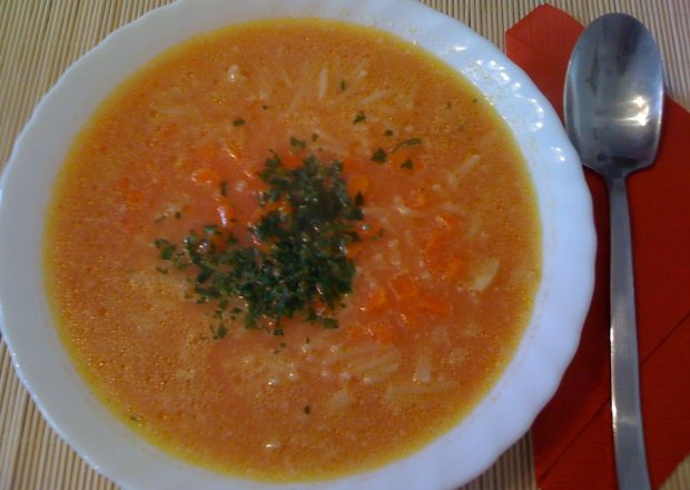 Fotografia przedstawiająca Lekka zupa pomidorowa na rosole wg mojej Mamy
