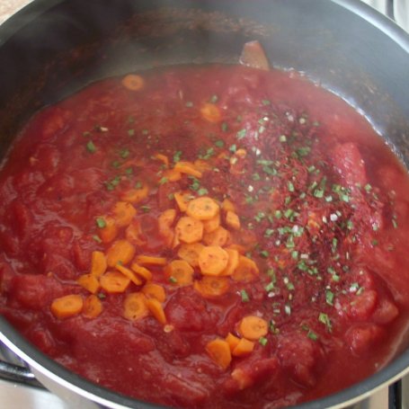 Krok 2 - Lekka zupa pomidorowa z duszonych warzyw foto