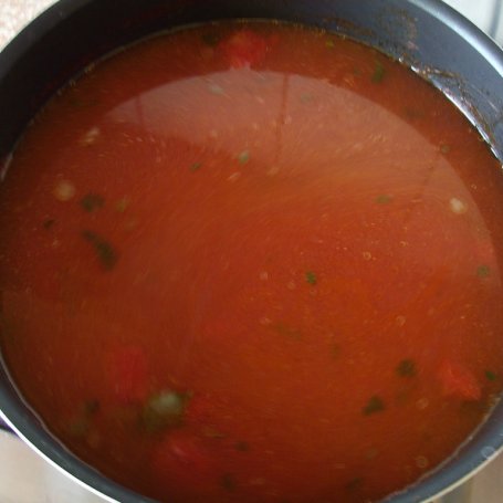 Krok 3 - Lekka zupa pomidorowa z duszonych warzyw foto