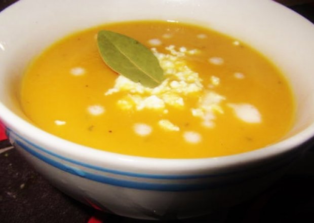 Fotografia przedstawiająca Lekka zupa z dyni