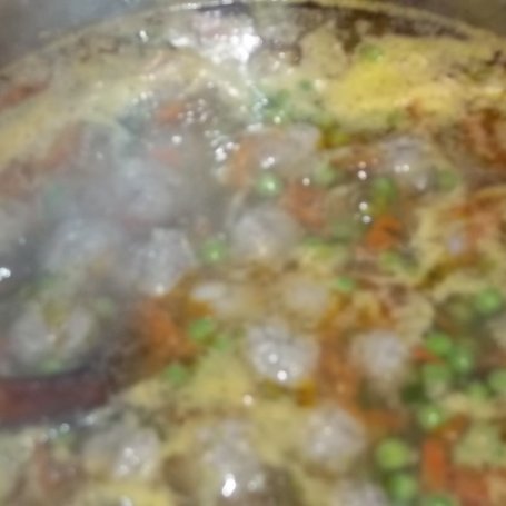 Krok 5 - Lekka zupa z mięsnymi kuleczkami foto