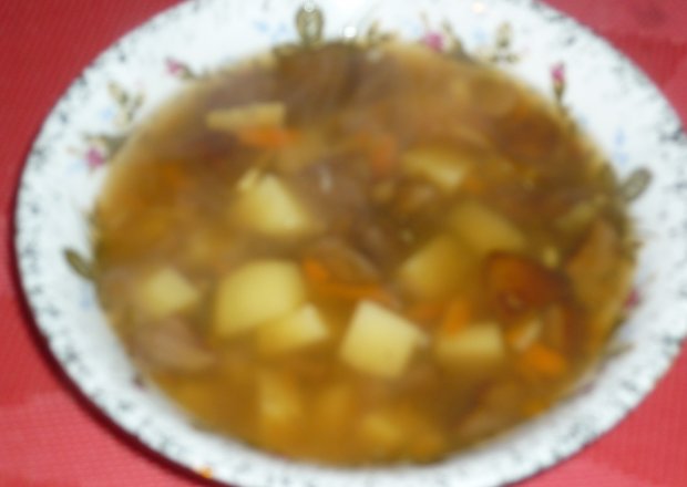 Fotografia przedstawiająca Lekka zupa z podgrzybków