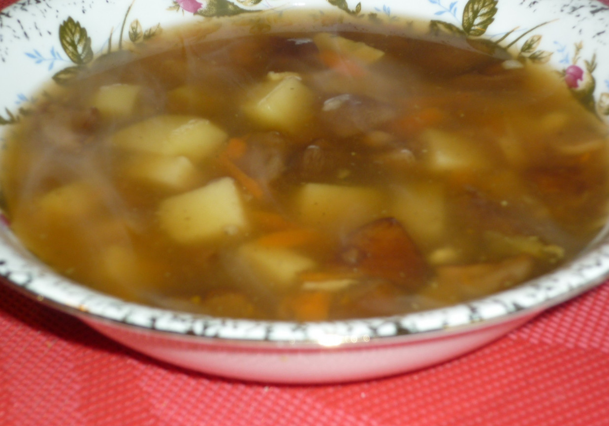 Lekka zupa z podgrzybków  foto