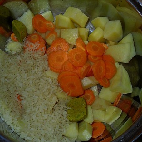 Krok 2 - Lekka zupa z ryżem foto