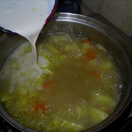 Krok 3 - Lekka zupa z ryżem foto